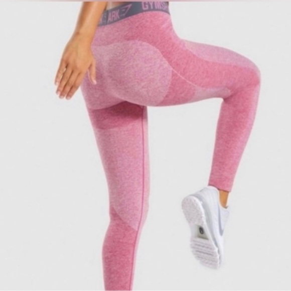 Both Top and Bottom ; Gymshark Seamless Dry Fit crop top & leggings - Picture 3 of 8